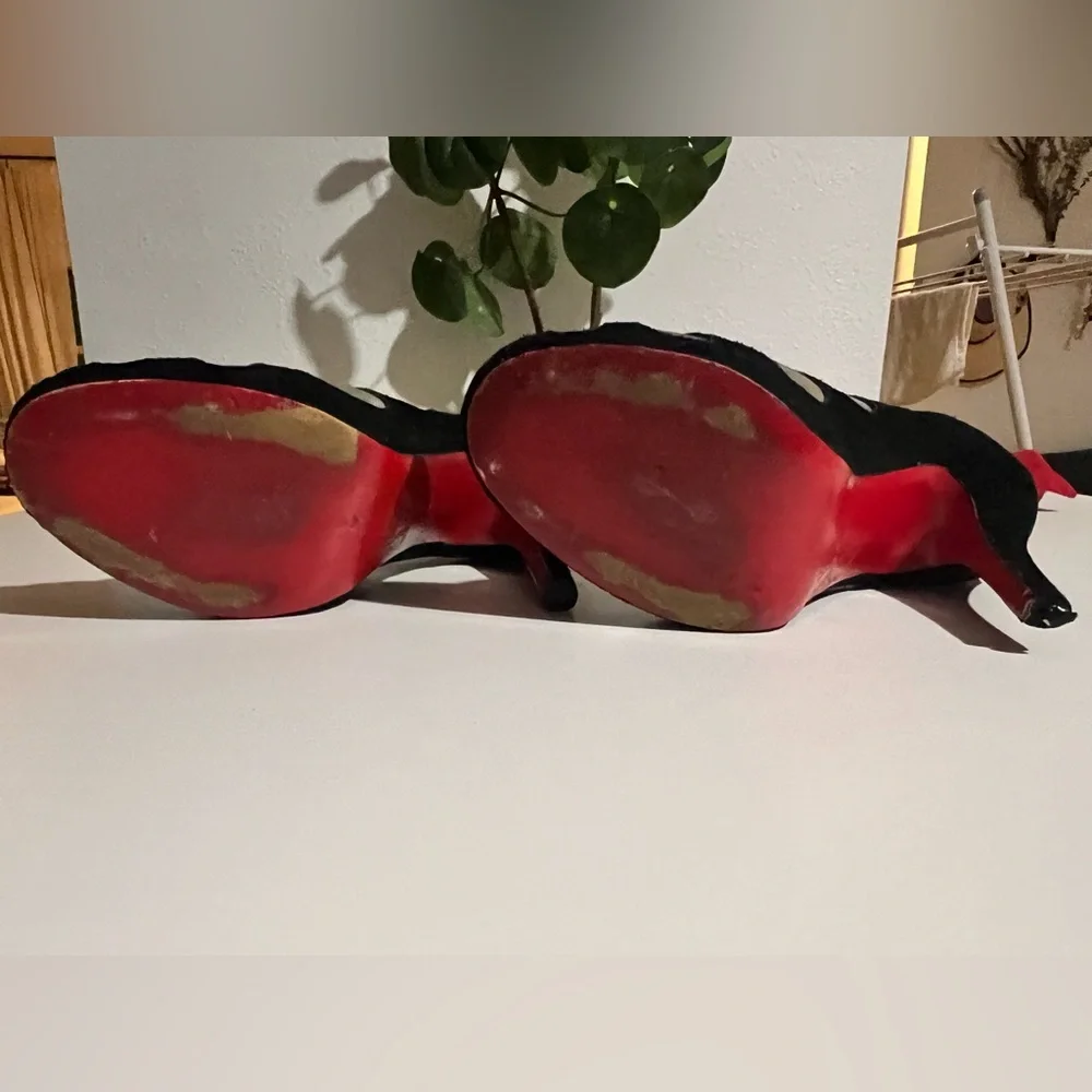 Christian Louboutin Circus Cutout Booties Red Bottom Heels Size 38 / 7.5 🖤✨👠 - Picture 5 of 9